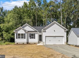 177 Woodmount Dr, Colonial Beach, VA 22443