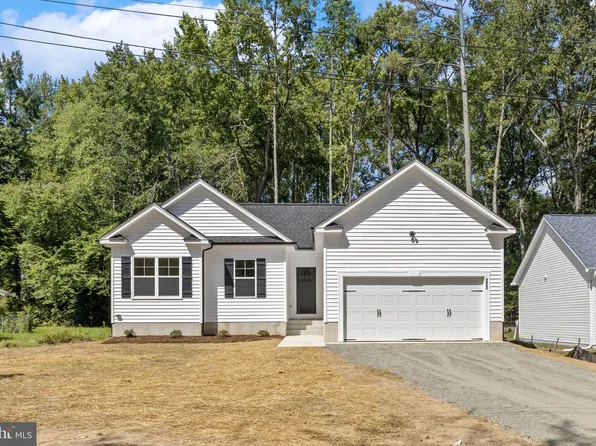 177 Woodmount Dr, Colonial Beach, VA 22443