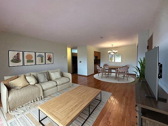 3rd image of 340 Sunderland Rd Unit 17A