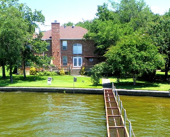 1st image of 133 Pinehurst Dr