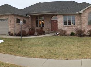 989 Michael Dr, Morris, IL 60450