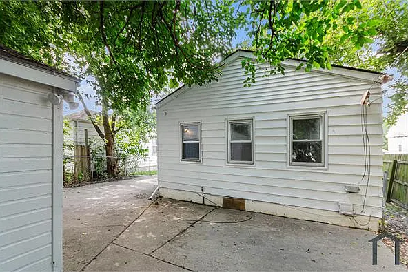 18565 Kenosha St — Photo 7