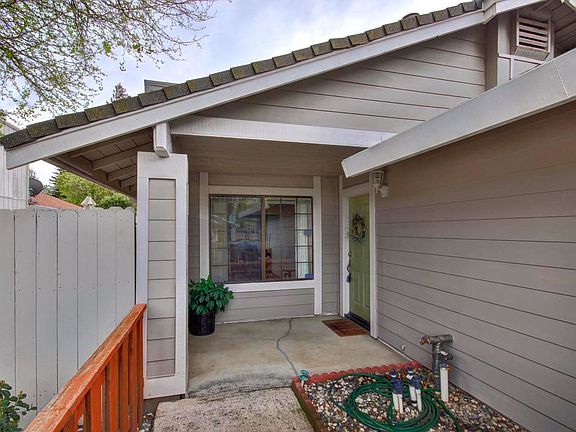 3rd image of 7473 Spicewood Dr