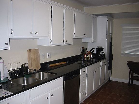 4th image of 2150 Jay Ln SE