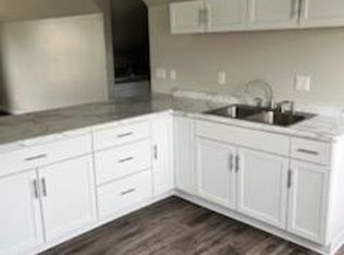 202 1/2 Fond Du Lac St, Waupun, WI 53963