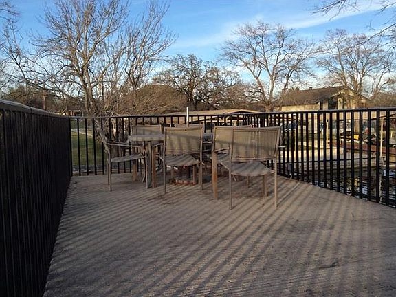 3rd image of 513 E Briarway Dr