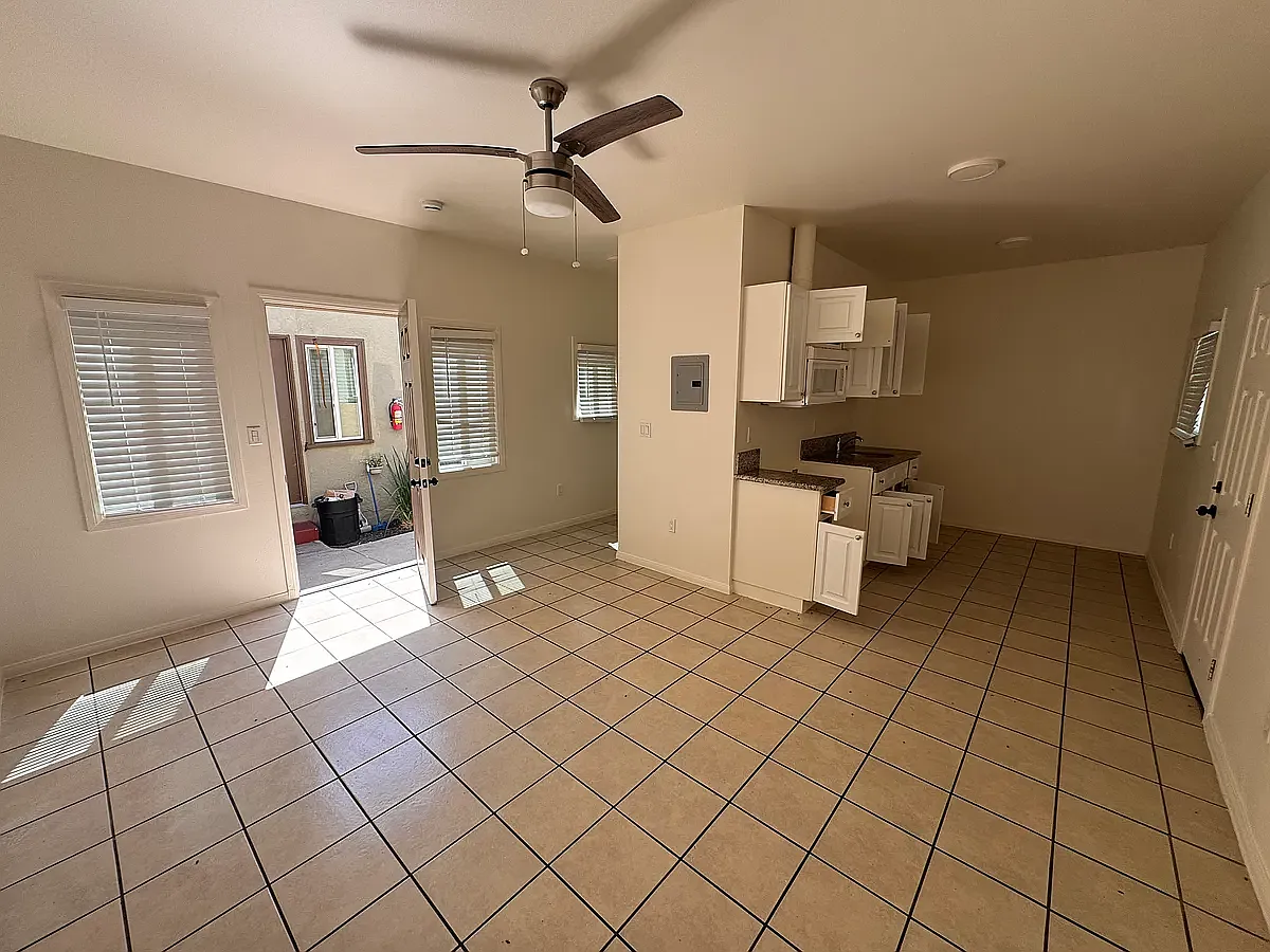 Studio, 450 sqft, $1,600 — Photo 2