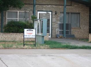1610 Avenue G NW, Childress, TX 79201