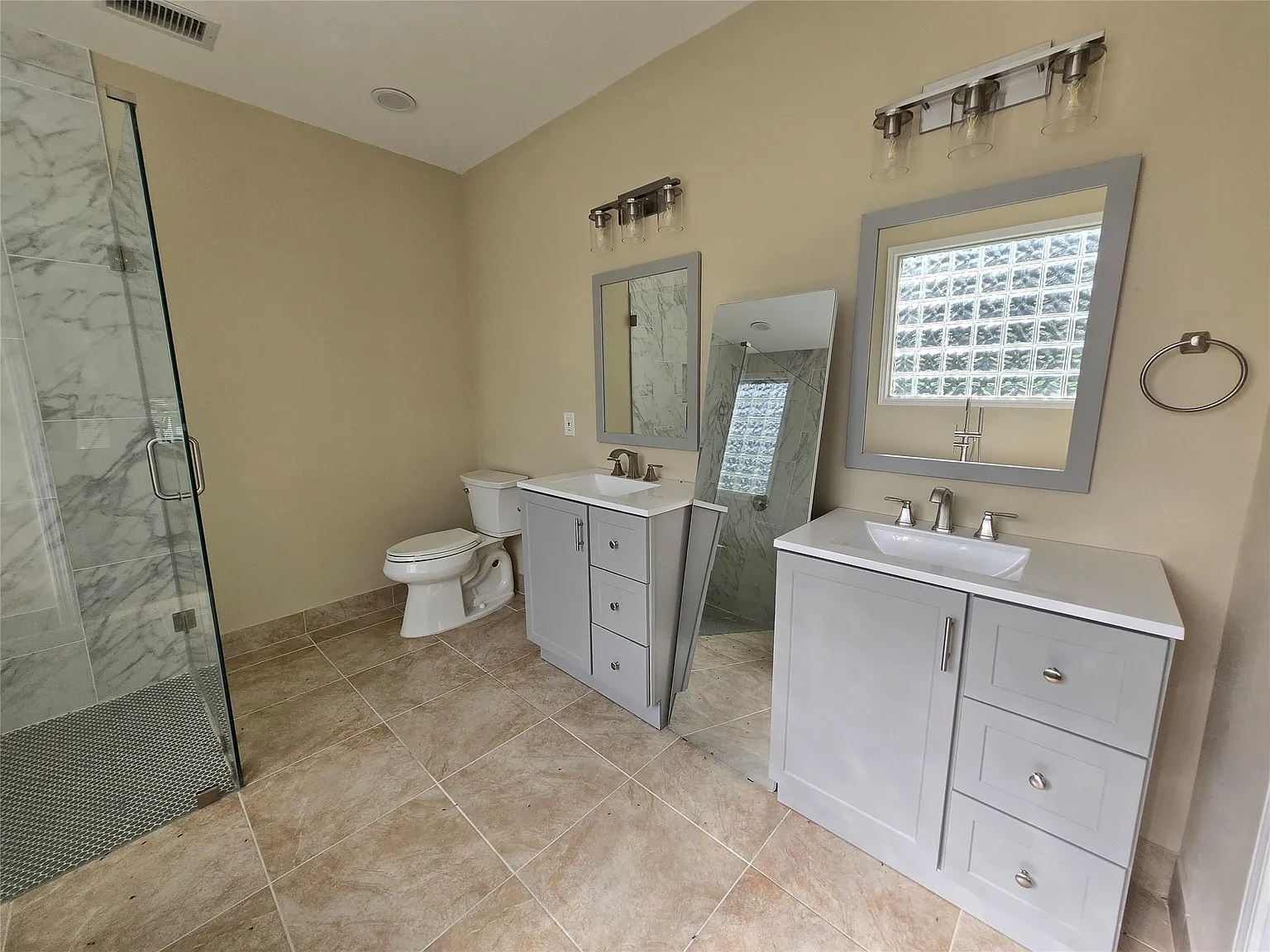 3 bed, 3.0 bath, 1326 sqft, $1,700 — Photo 3