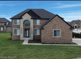 19782 Chase Dr, Macomb, MI 48042