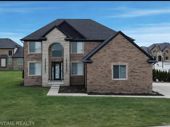 19782 Chase Dr, Macomb, MI 48042