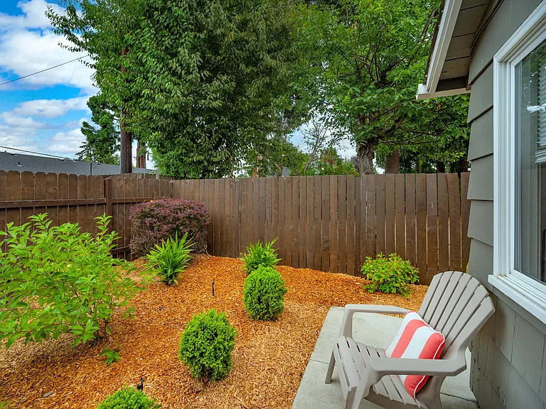 1660 Holly Ave #A — Photo 27