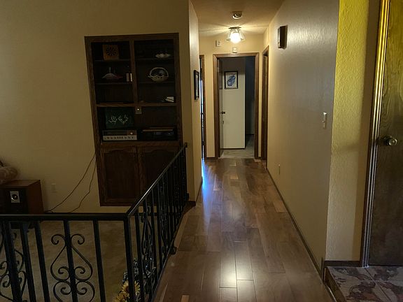 5th image of 823 N Vista St