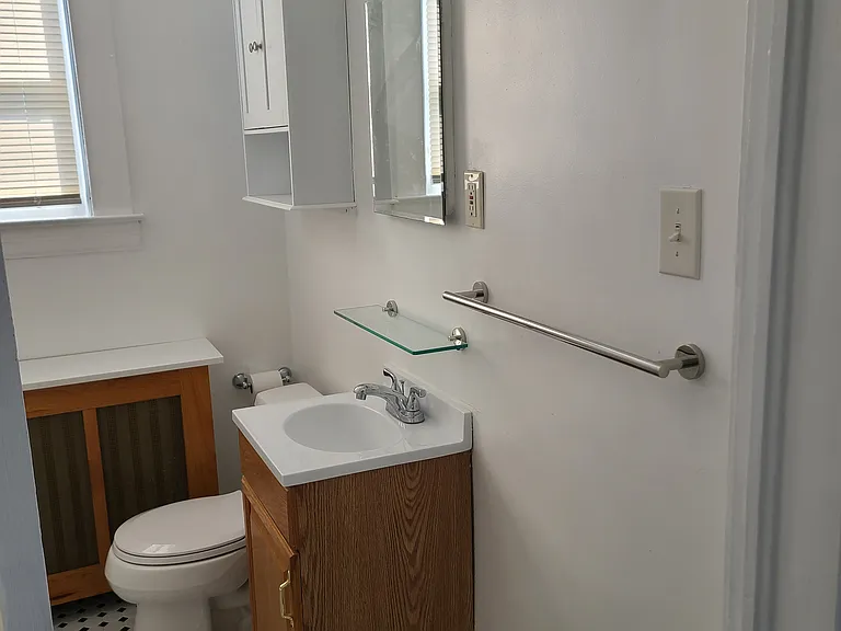 1307 Poplar Ave #1 — Photo 8