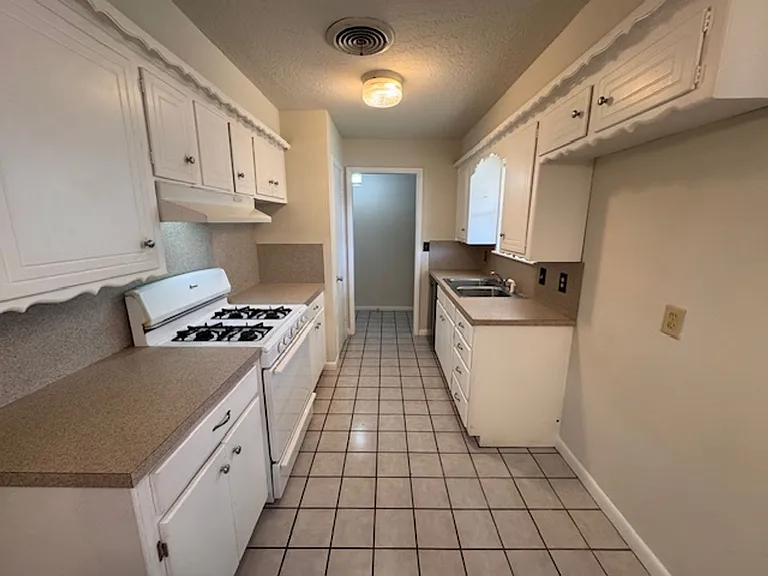 1503 Avondale Dr — Photo 7