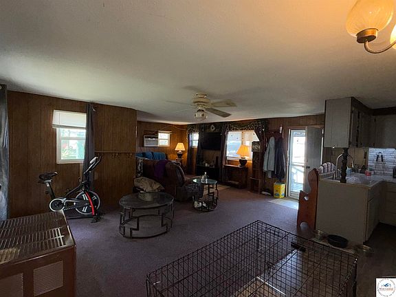3rd image of 1581 Crestview Dr