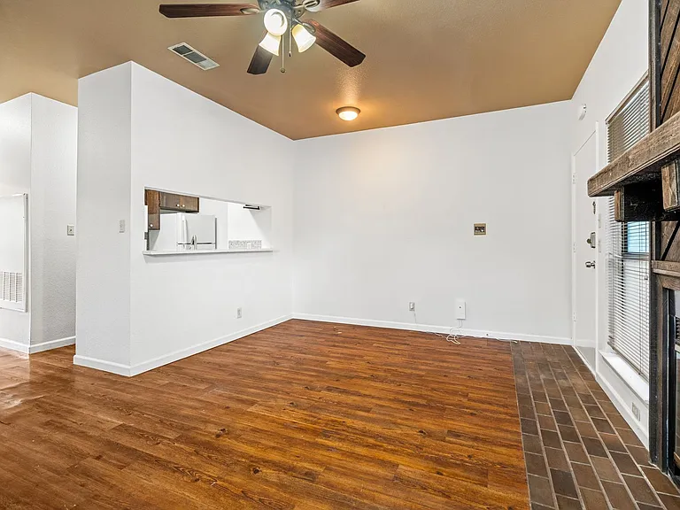 612 Park Pl #201 — Photo 6
