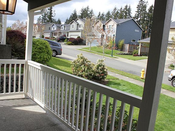 Cute covered front porch