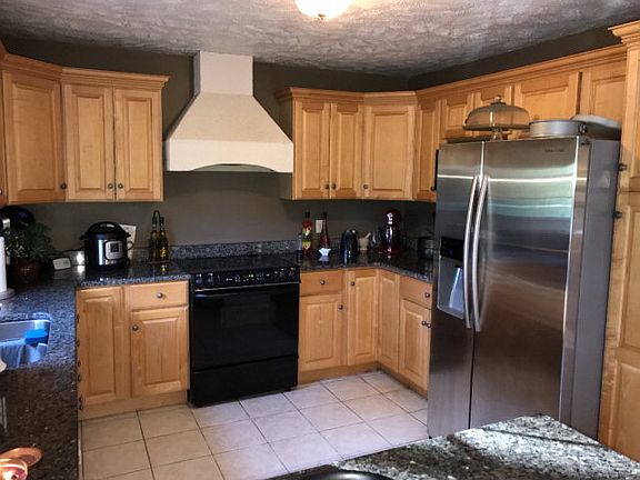 3rd image of 52 Sandlewood Dr