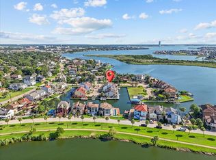 17 Antilles Ln, Houston, TX 77058