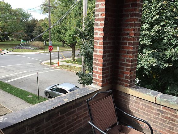 4th image of 752 Park St