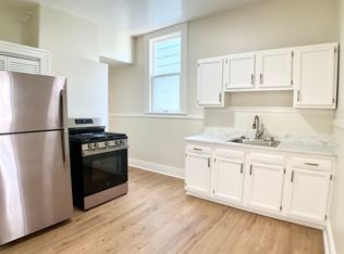 Lowered Price! Full Floor Flat! Bay Windows, Hardwood Floors, Remodeled, Bonus Room, San Francisco, CA 94110