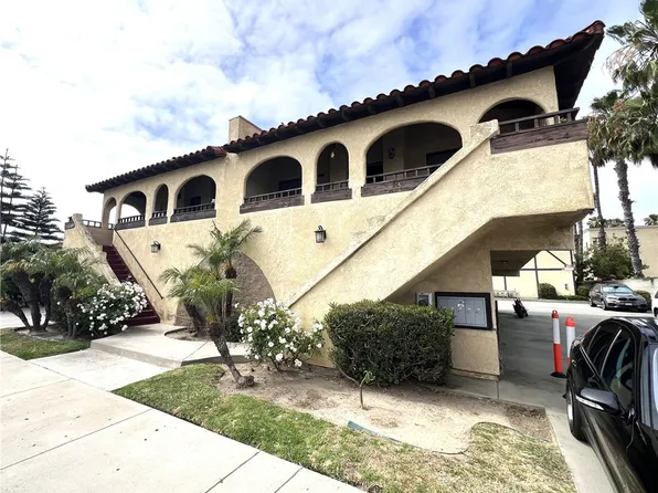 7911-7921 Macdonald Dr, Huntington Beach, CA 92647