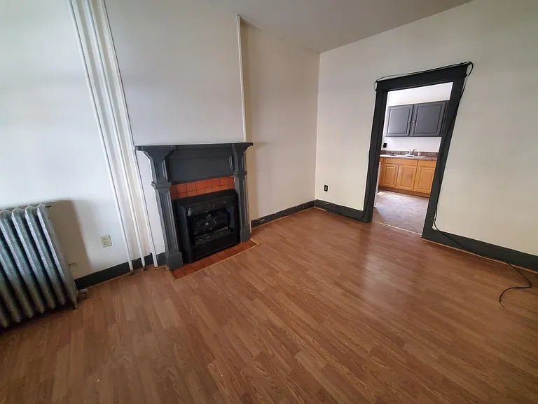 20 S 10th St #ST1 — Photo 2