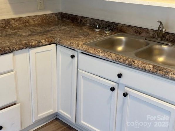 charlotte-north-carolina-6189054 picture