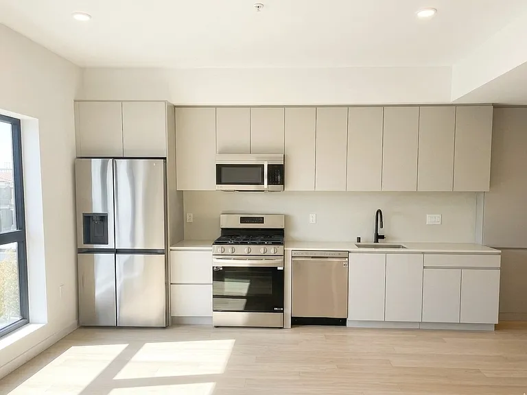 904 S New Hampshire Ave #504 — Photo 3