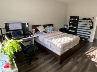 1153 W 37th Dr, Los Angeles, CA 90007