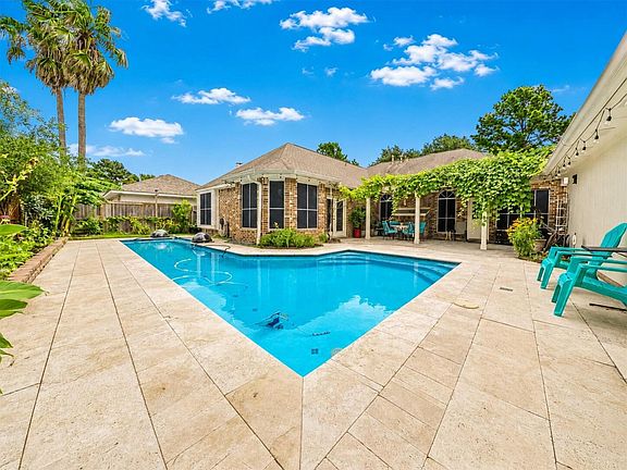 3rd image of 8403 Castle Pond Ct