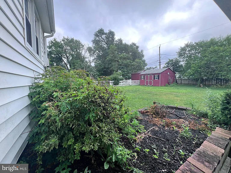 8407 Thornton Rd — Photo 24