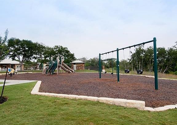 Paloma Lake Amenities