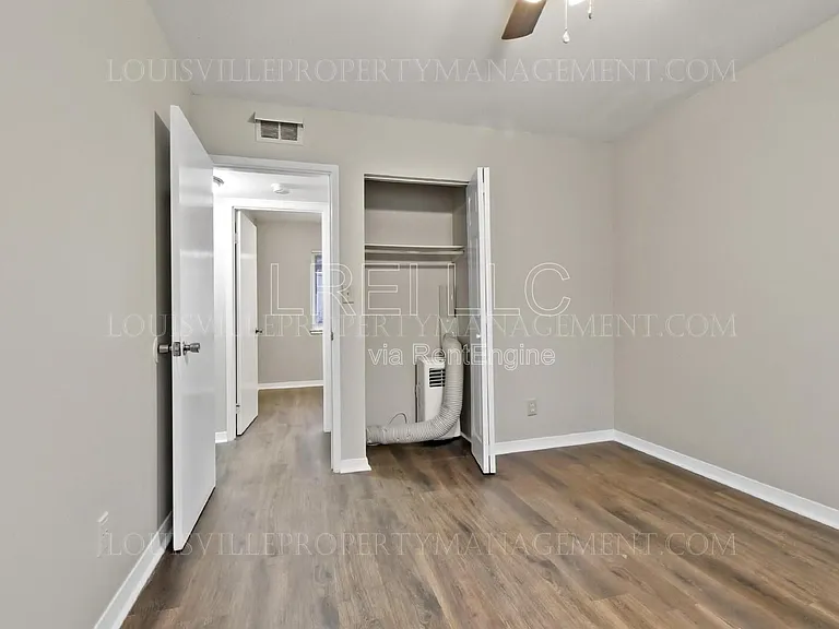 2423 Lindsay Ave #4 — Photo 9