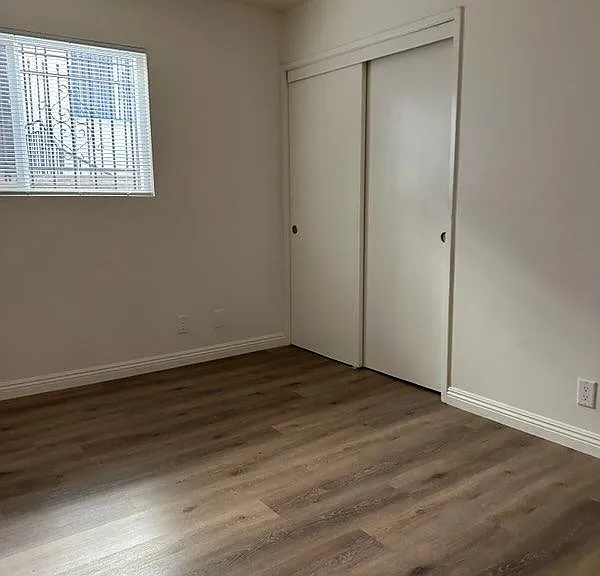 5207 Huntington Dr N #F — Photo 6