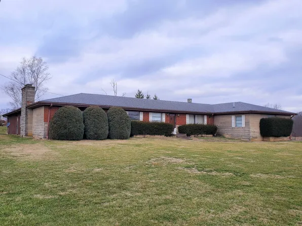 718 S Court St, Grayville, IL 62844