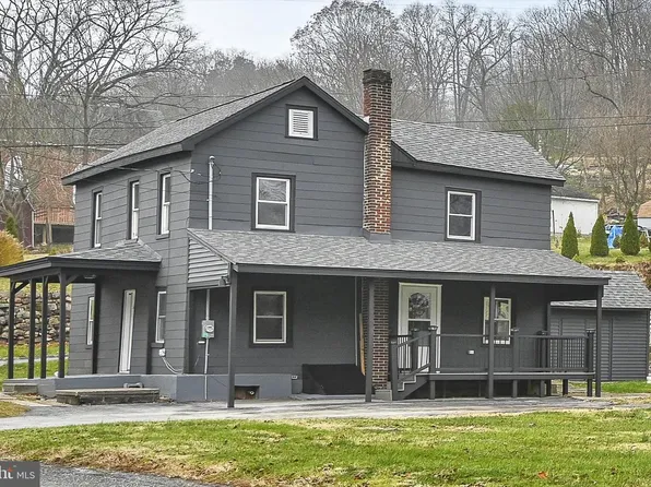 1021 Schuylkill St, Port Clinton, PA 19549