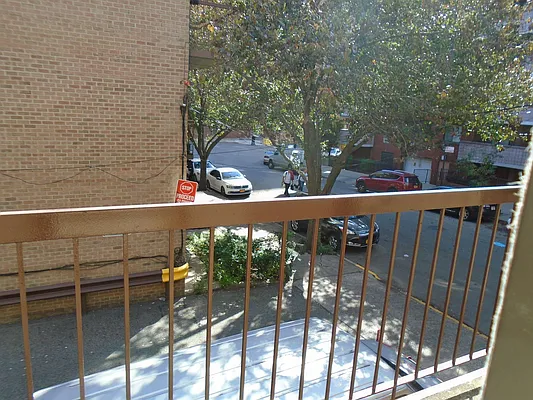 Rented by 18 REALTY | media 27