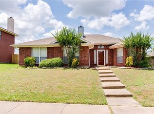 2517 Boardwalk Dr, Mesquite, TX 75181