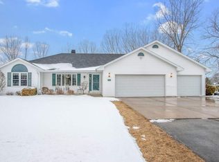 3137 Hartford Ct, Green Bay, WI 54313