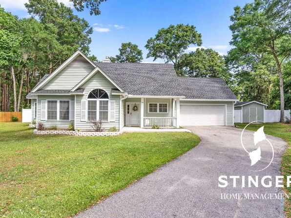 26 Lucerne Ave