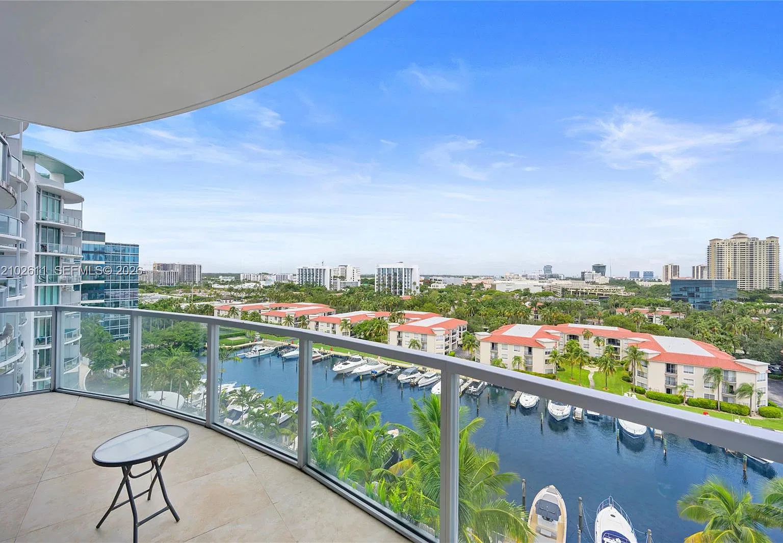 Uptown Marina Lofts Condo — Photo 4
