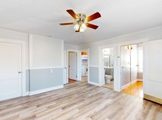 5A Ropes St APT 2, Salem, MA 01970