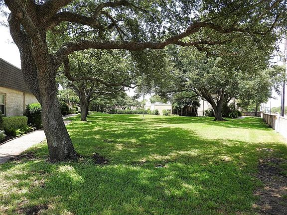 4th image of 61 River Creek Way
