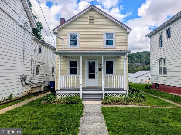 313 E Penn St, New Paris, PA 15522