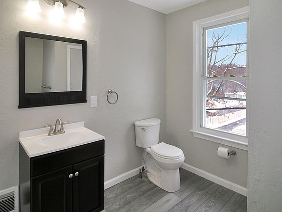 Completely remodeled full bath on 2nd floor