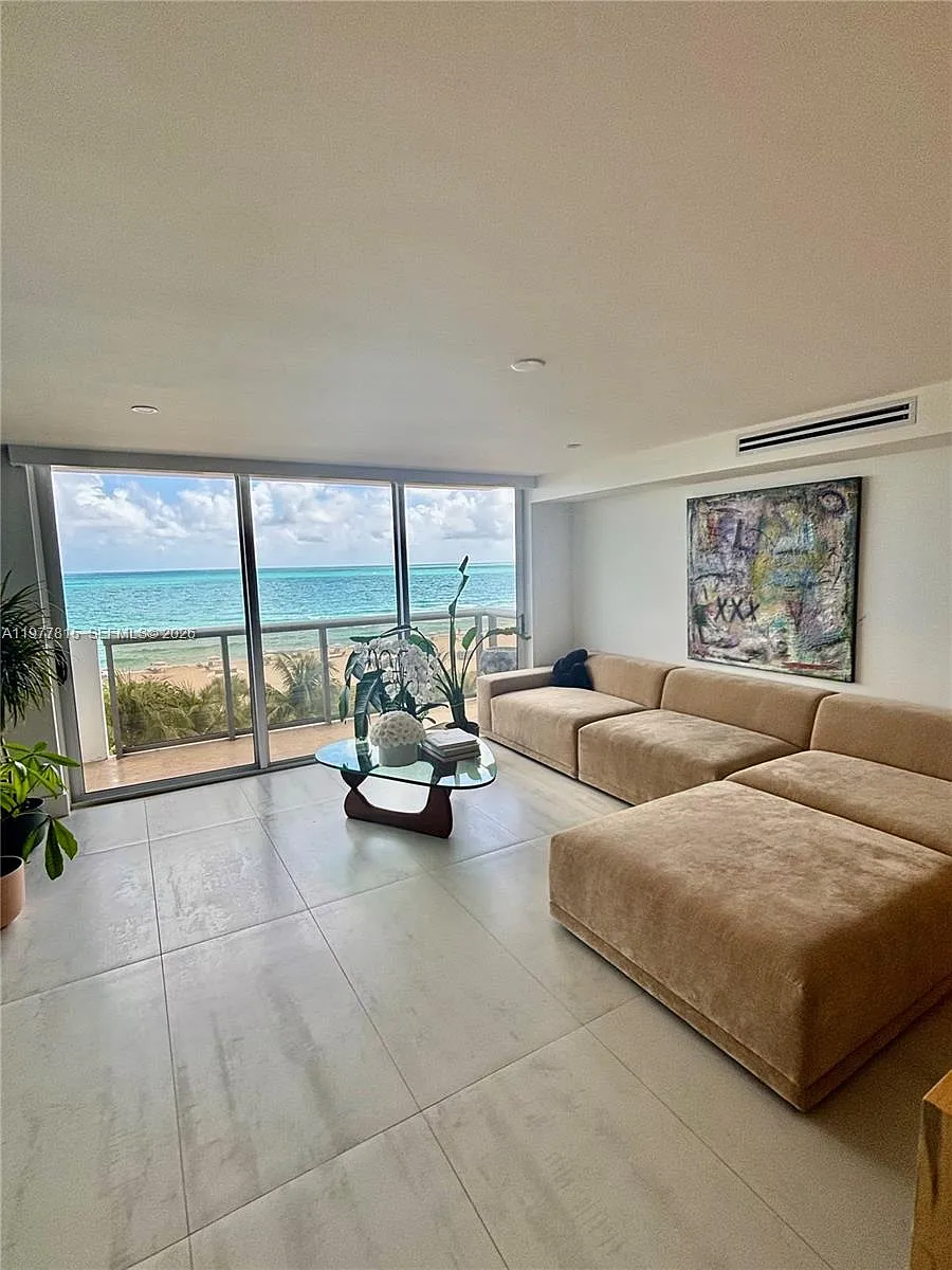 Building Photo - 6039 Collins Ave #615-617