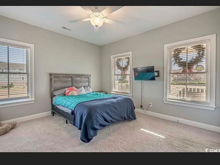 330 Harbour View Dr — Photo 18