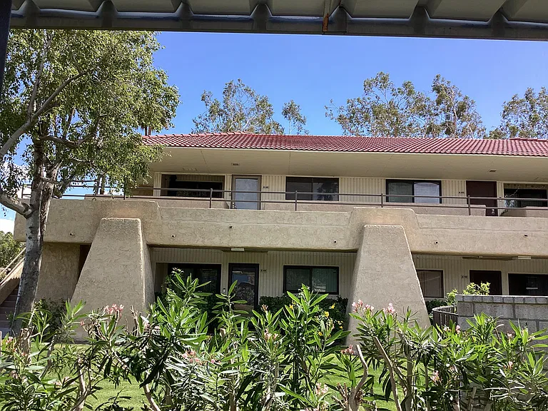 2820 N Arcadia Ct #B200 — Photo 5
